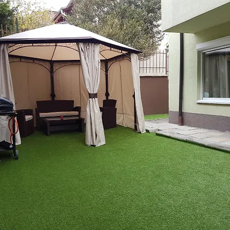 Apartment Cozy Garden View